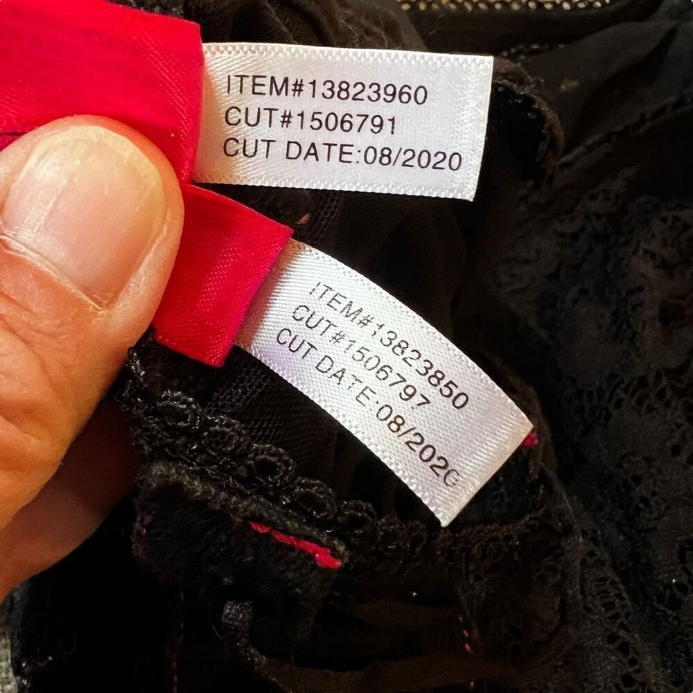 Torrid x Betsey Johnson Womens 2X Top 1X Bottoms Lace Corset High Waist Thong - Picture 9 of 9